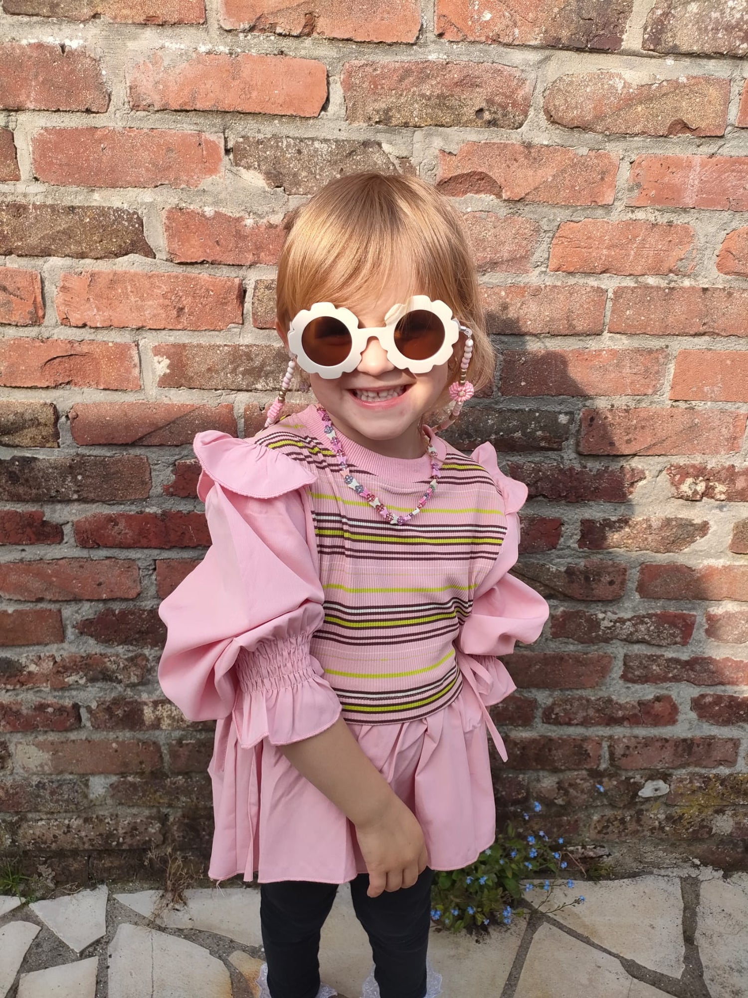 Plongez dans l’univers Hortensia avec des vêtements tendance pour girl, un style frais, moderne et plein de caractère !