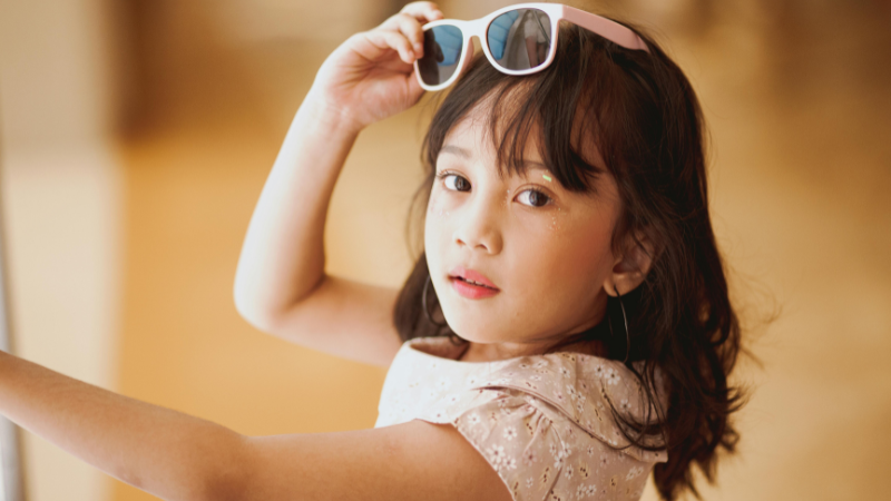 Lunettes de soleil & cordons