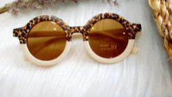 Lunette leopard et couleur crème rétro